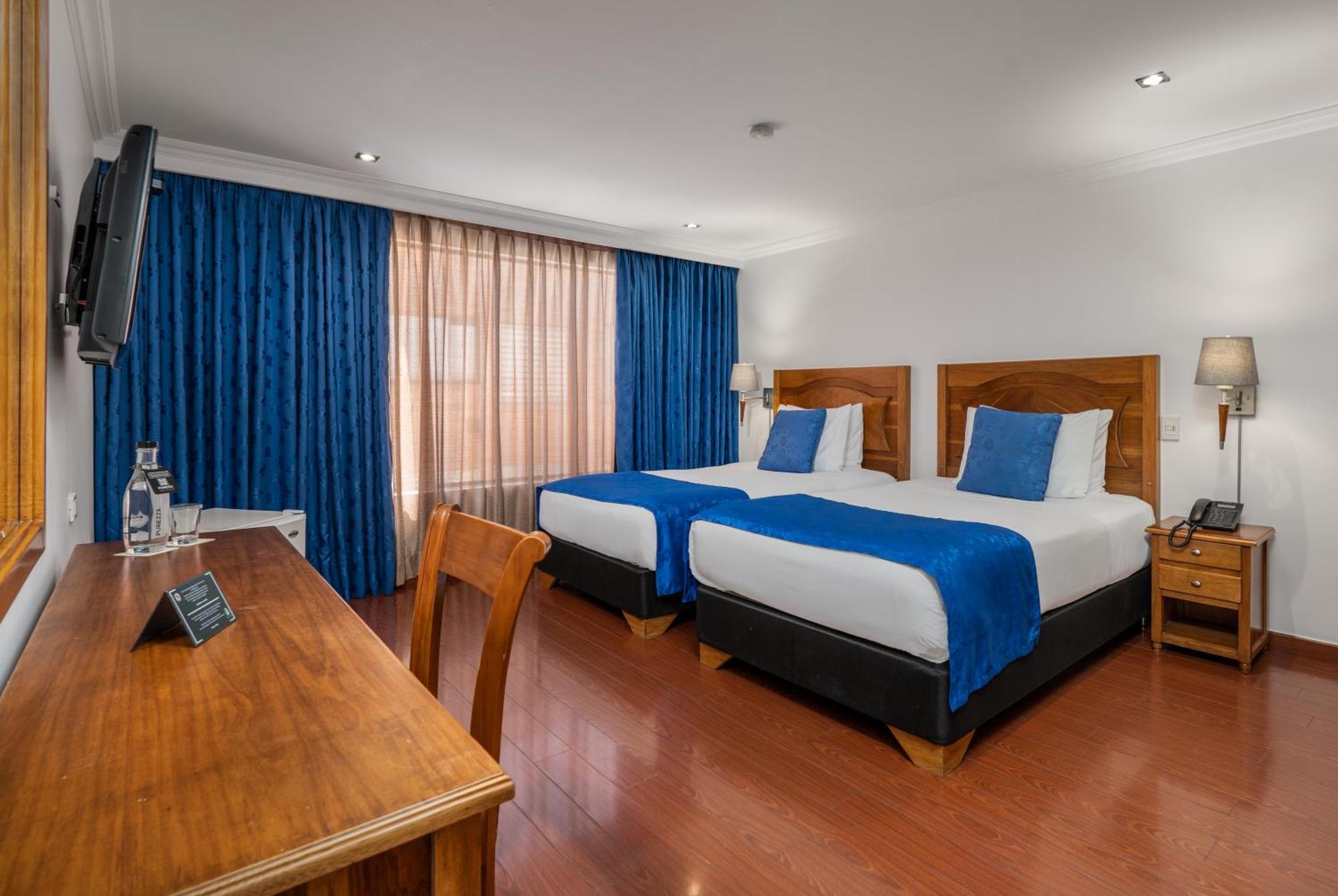 Hotel Egina Bogota Bagian luar foto