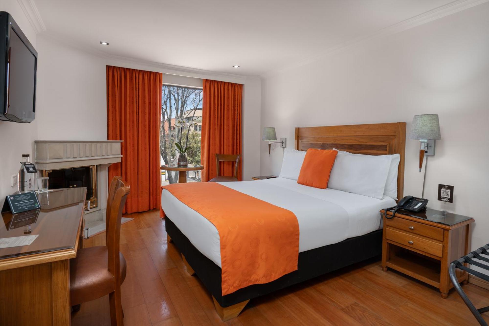 Hotel Egina Bogota Bagian luar foto