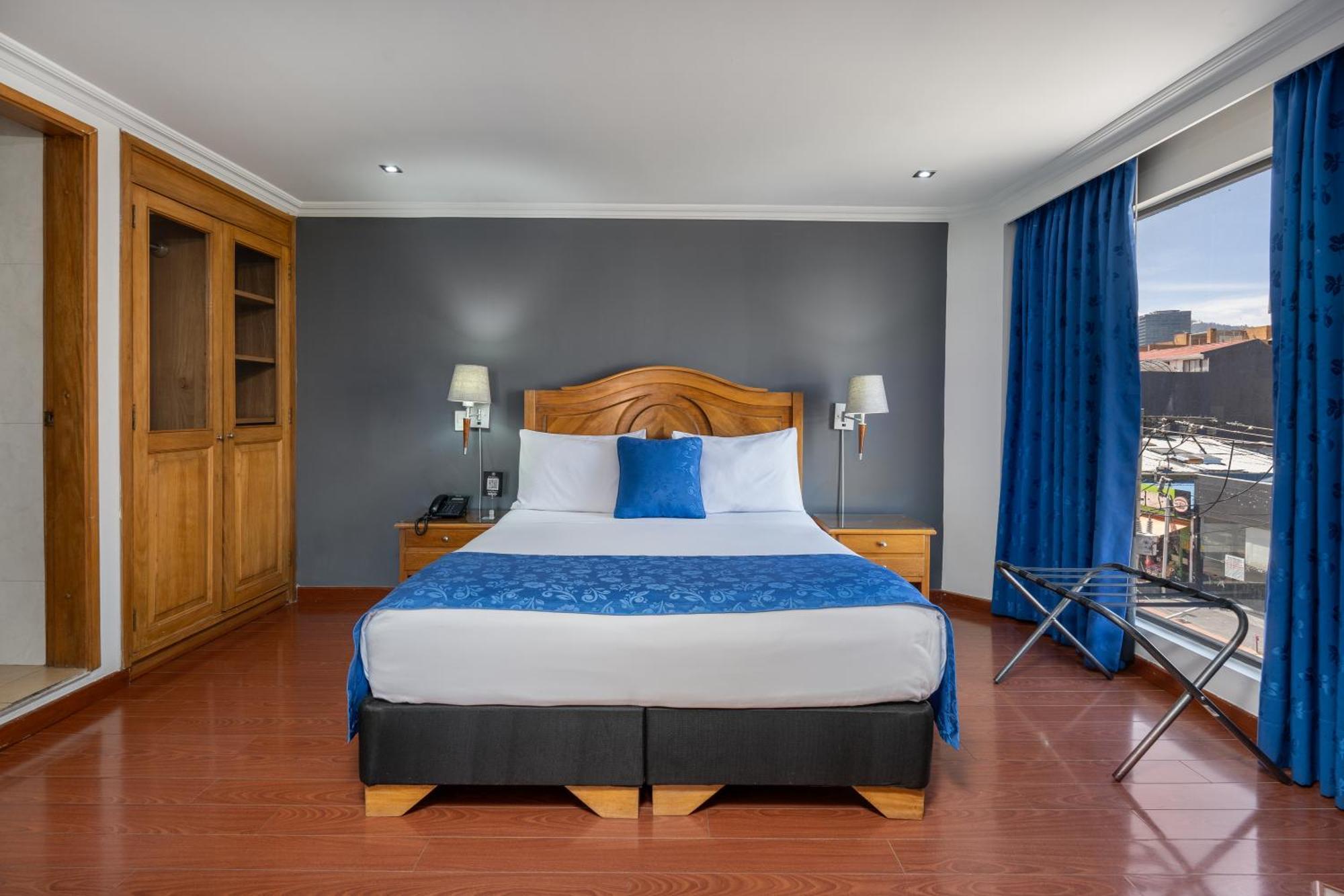 Hotel Egina Bogota Bagian luar foto