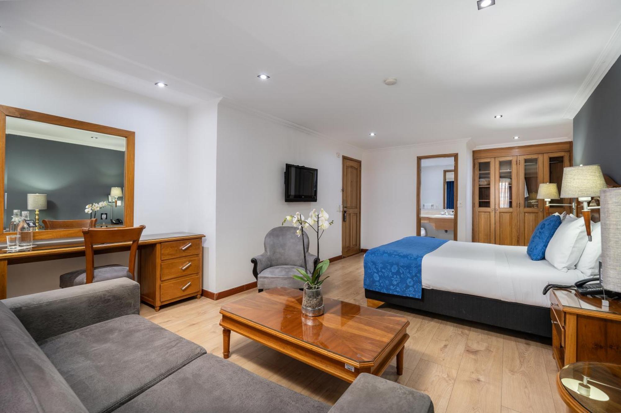 Hotel Egina Bogota Bagian luar foto