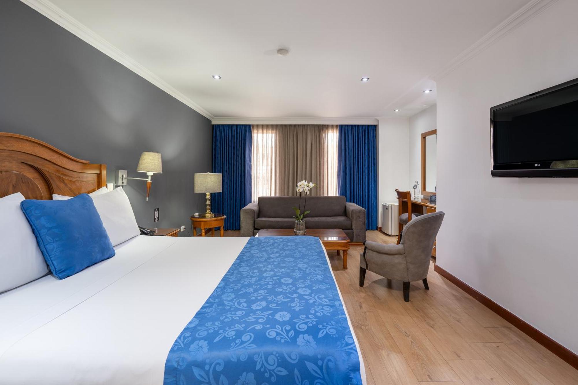 Hotel Egina Bogota Bagian luar foto